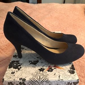 Navy blue heels